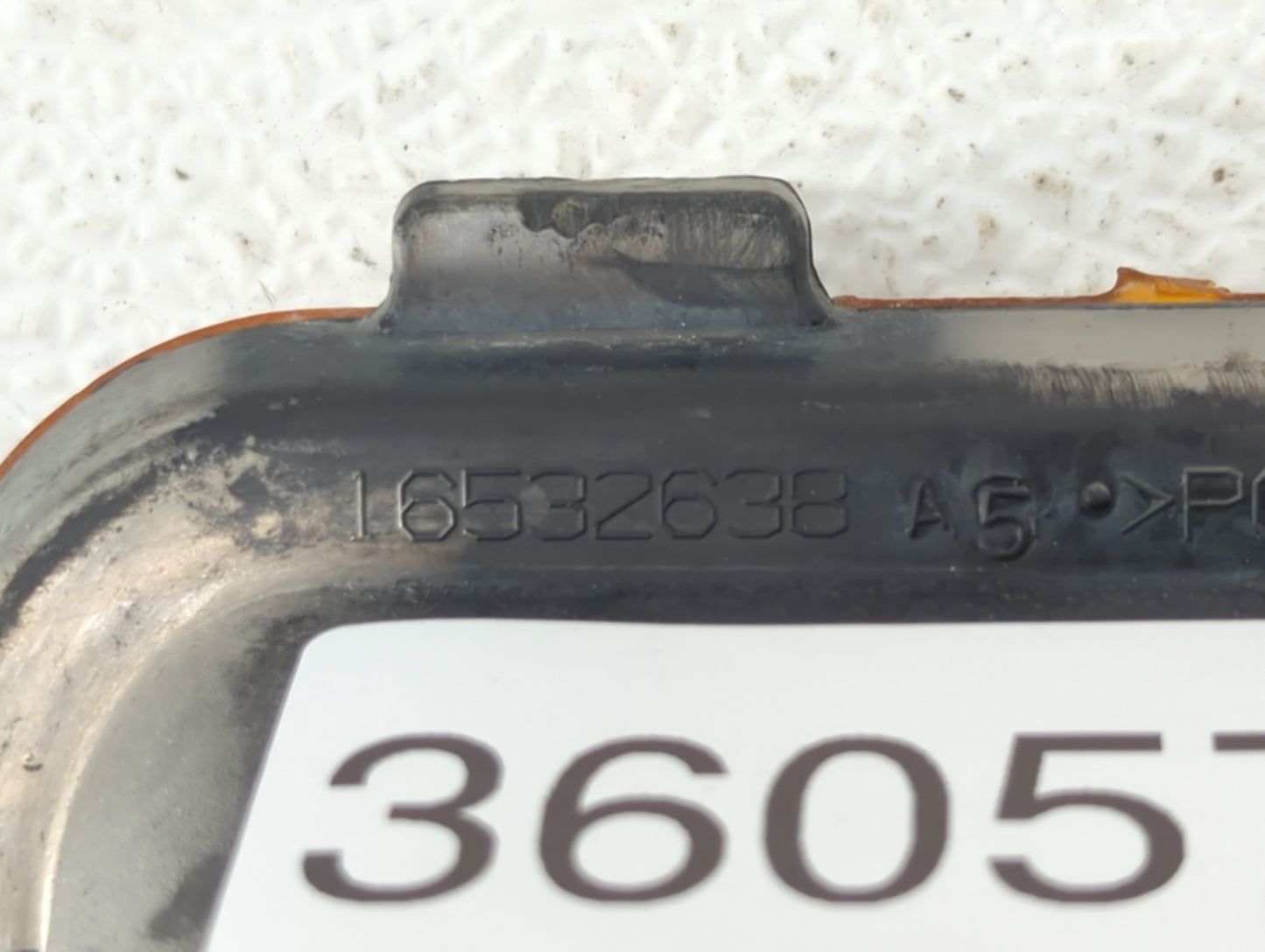 2006 Hummer H3 Third Brake Light Tail Light P/N:16532638 Fits OEM Used Auto Parts - Oemusedautoparts1.com