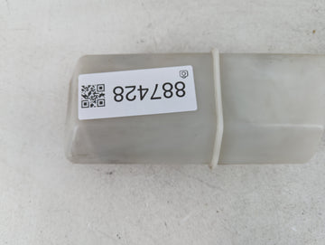 2001-2006 Hyundai Elantra Radiator Coolant Overflow Expansion Tank Bottle