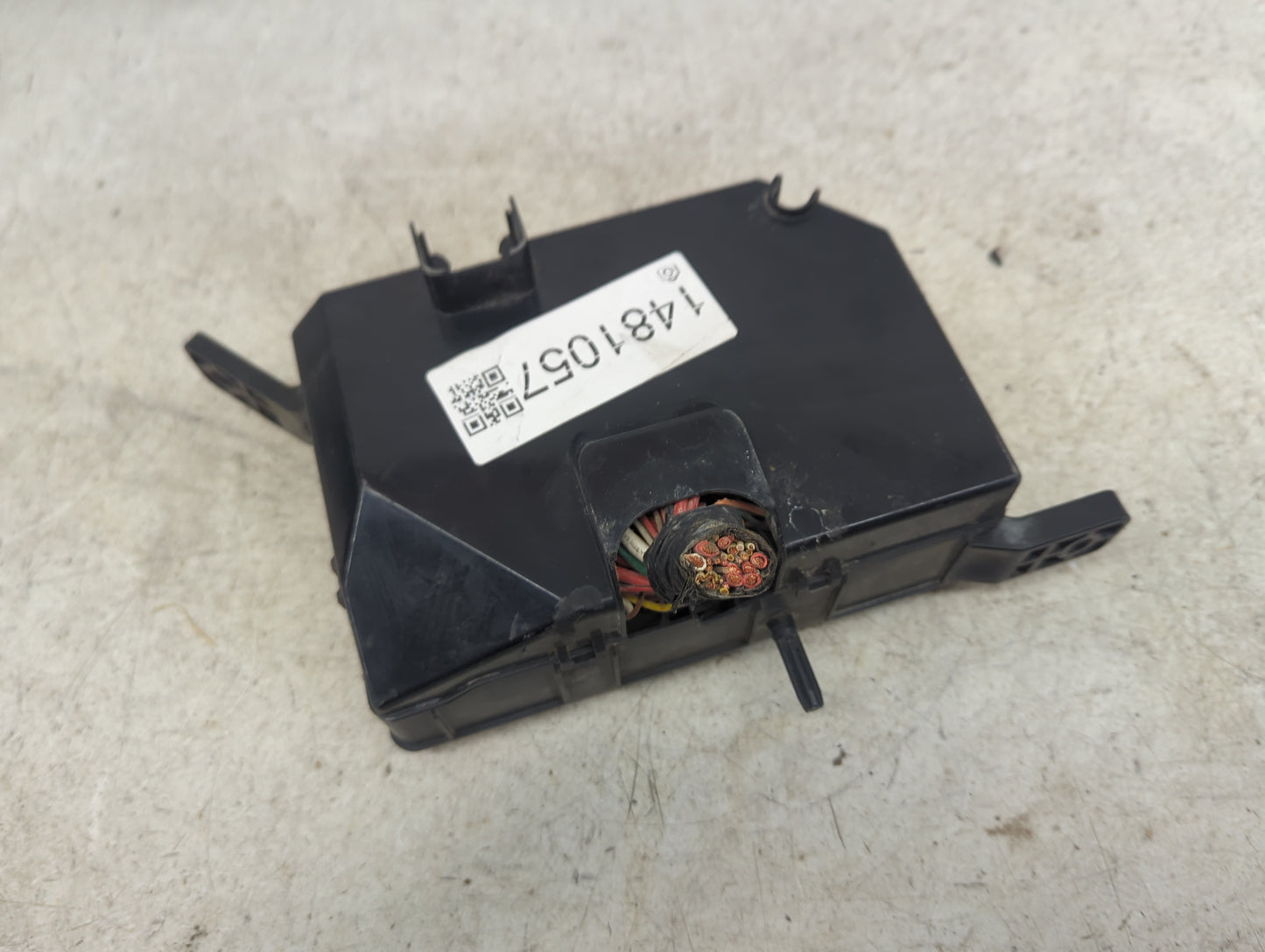 2003-2008 Hyundai Tiburon Fusebox Fuse Box Panel Relay Module P/N:91259 2C070 N91259-2C070-04 Fits OEM Used Auto Parts - Oem