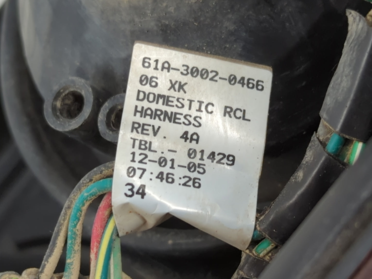 2006-2010 Jeep Commander Tail Light Assembly Passenger Right OEM Fits Fits 2006 2007 2008 2009 2010 OEM Used Auto Parts - Oe