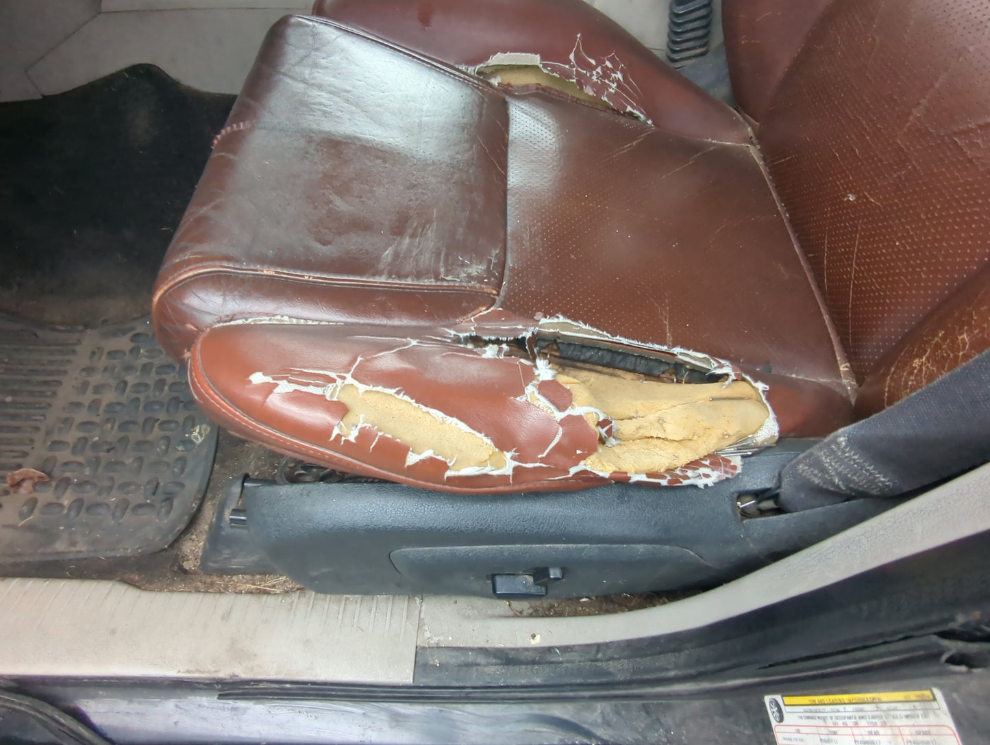 2006 Jeep Commander Driver Front Seat Oem - Oemusedautoparts1.com