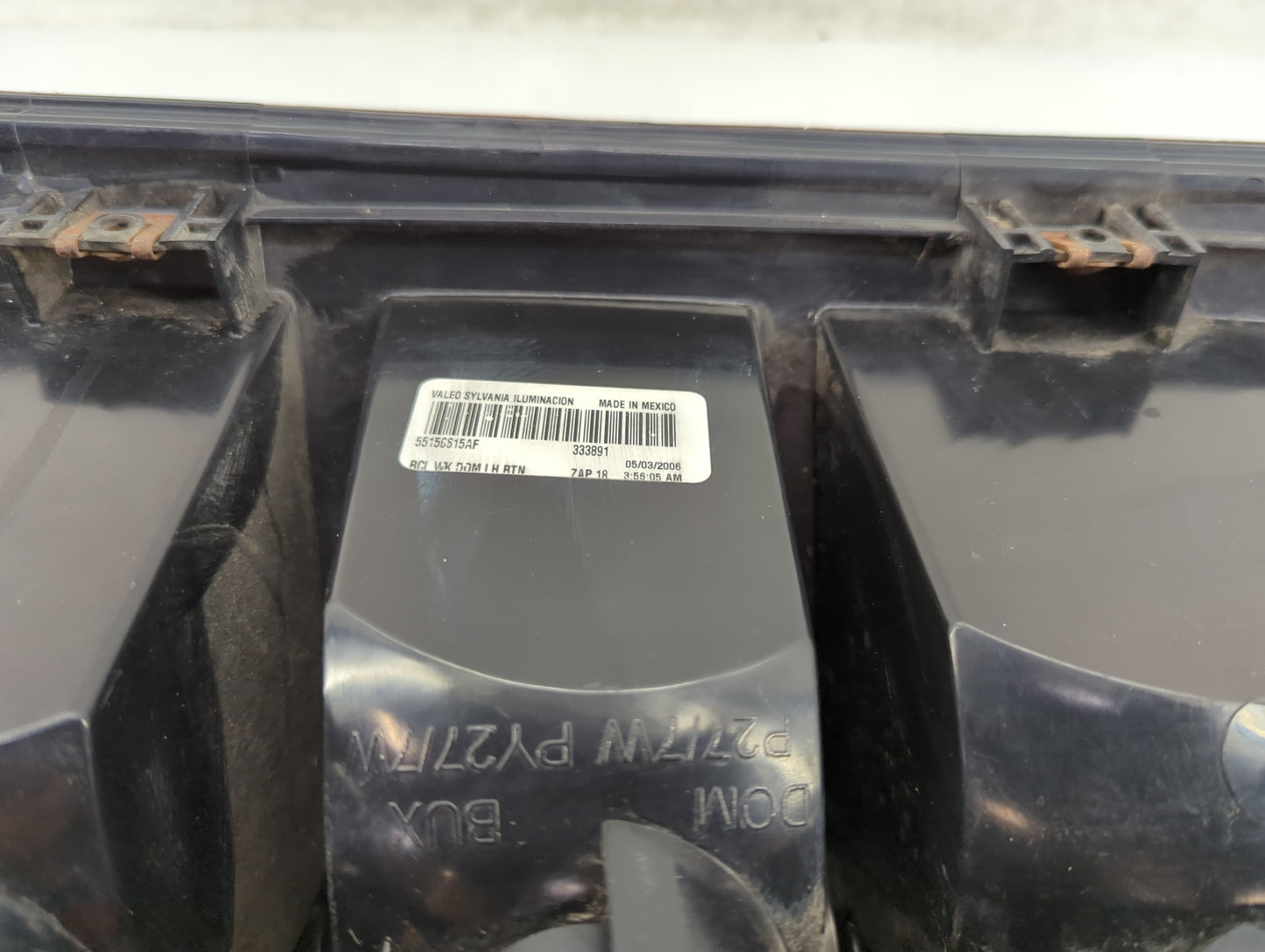 2005-2006 Jeep Grand Cherokee Tail Light Assembly Driver Left OEM Fits Fits 2005 2006 OEM Used Auto Parts - Oemusedautoparts