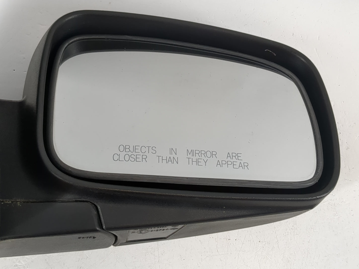 2003-2009 Kia Sorento Driver Left Side View Manual Door Mirror Black - Oemusedautoparts1.com