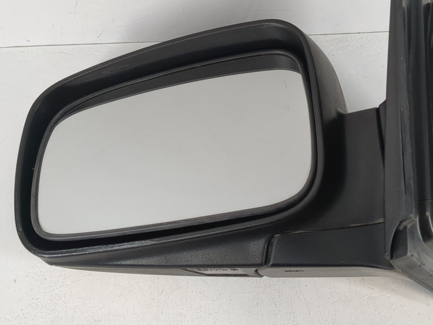 2003-2009 Kia Sorento Passenger Right Side View Manual Door Mirror Black - Oemusedautoparts1.com