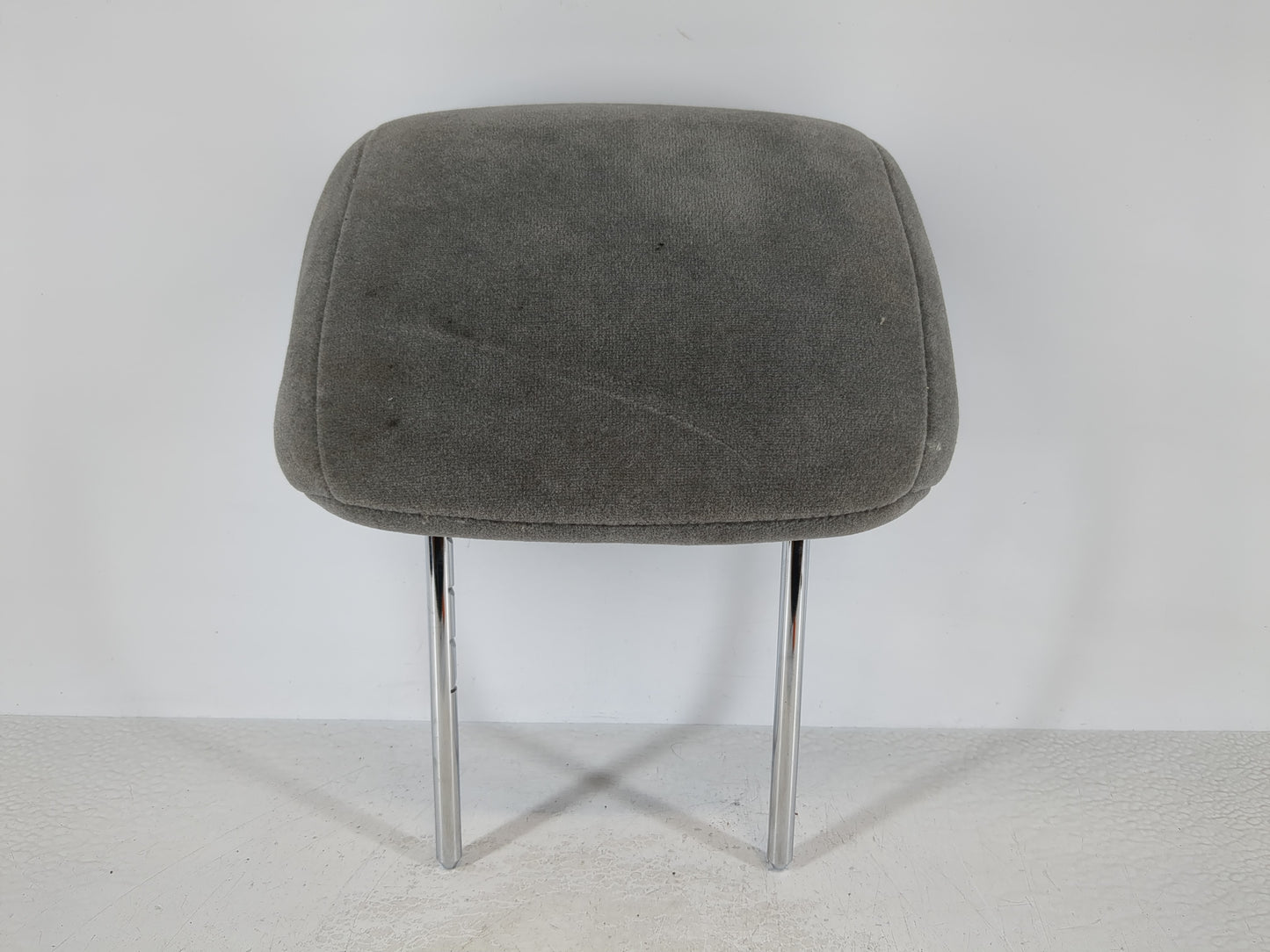 2003-2006 Kia Sorento Headrest Head Rest Rear Seat Fits Fits 2003 2004 2005 2006 OEM Used Auto Parts - Oemusedautoparts1.com