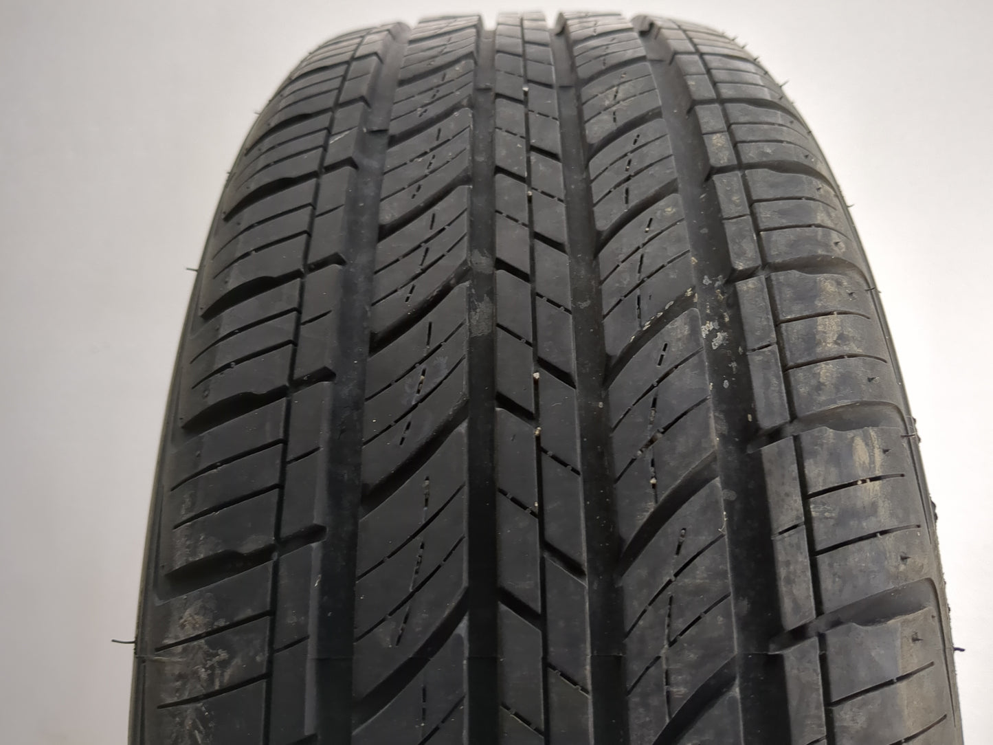 Used Tire 195/60R15 DELTA GRAND PRIX TOUR RS 88H - Tread Depth 9/32 - Oemusedautoparts1.com