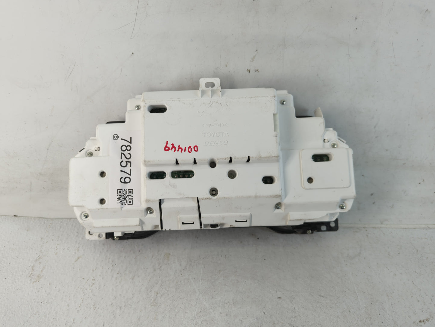 2006 Lexus Gs300 Instrument Cluster Speedometer Gauges P/N:83800-30B00 Fits OEM Used Auto Parts - Oemusedautoparts1.com