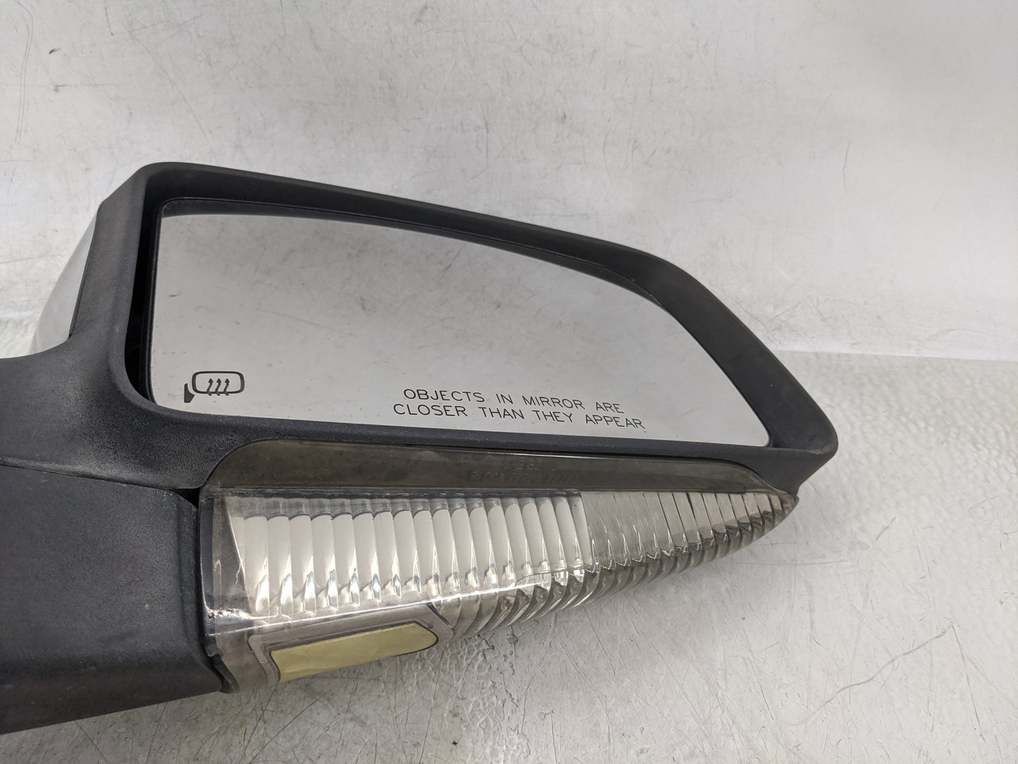 2005-2006 Lincoln Navigator Passenger Side View Mirror - Right Door Mirror OEM Used - Oemusedautoparts1.com