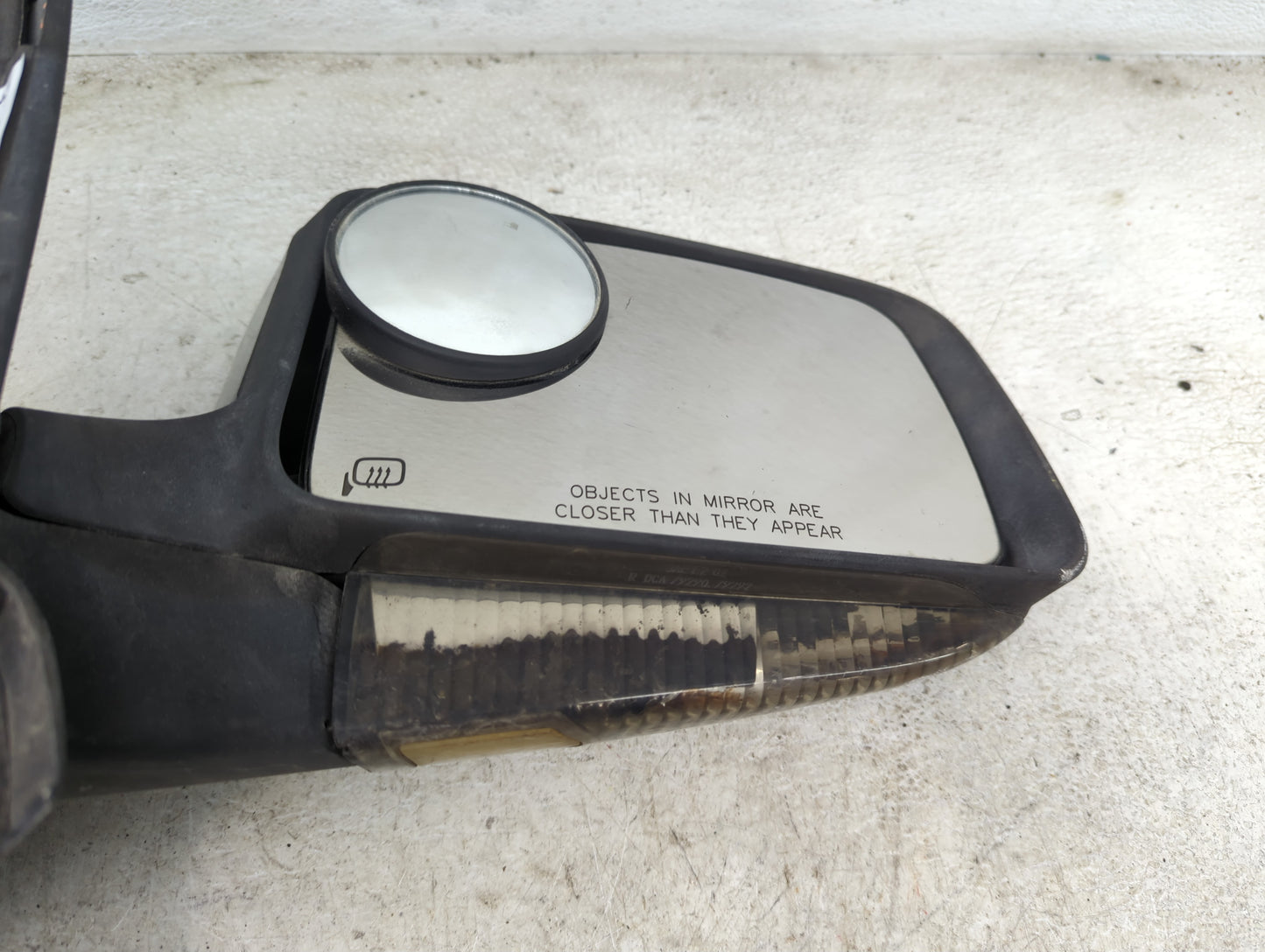 2005-2006 Lincoln Navigator Passenger Side View Mirror - Right Door Mirror OEM Used - Oemusedautoparts1.com