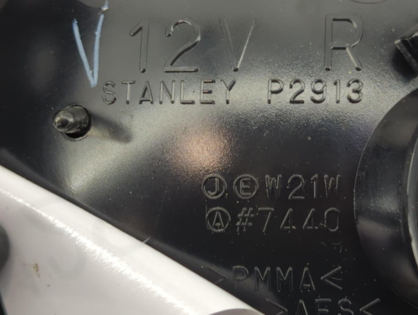 2004-2006 Mazda 3 Tail Light Assembly Passenger Right OEM P/N:P2913 Fits Fits 2004 2005 2006 OEM Used Auto Parts - Oemusedau