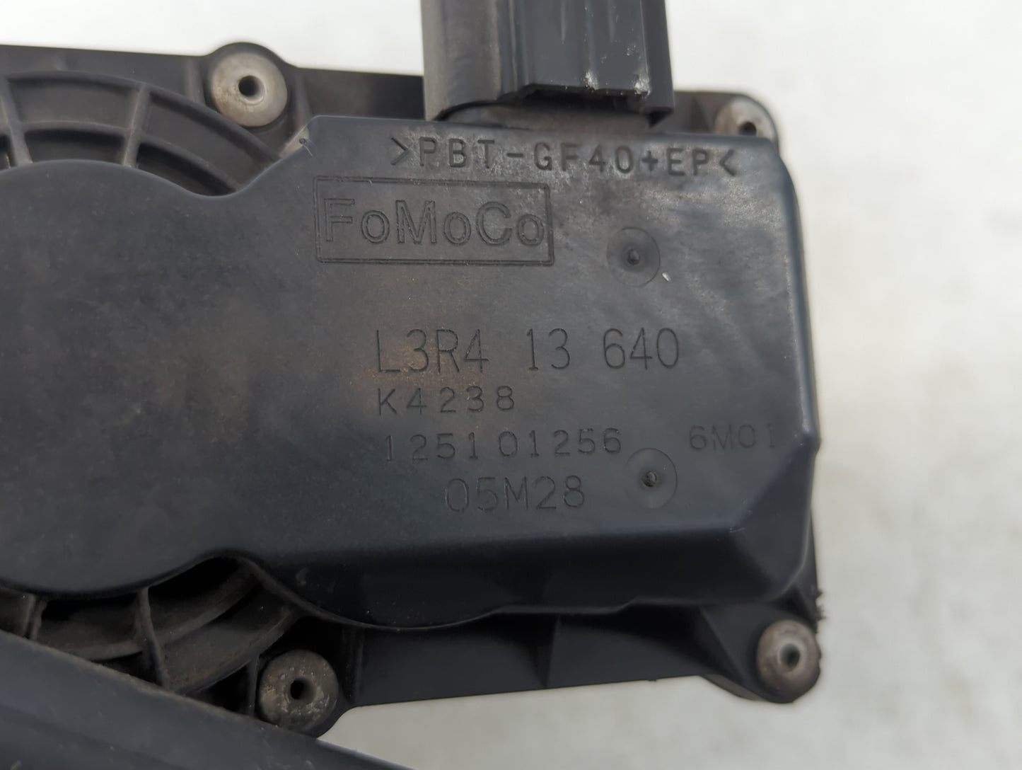 2006-2013 Mazda 3 Throttle Body P/N:L3R4 13 640 L3G2, 6M8G-A Fits Fits 2006 2007 2008 2009 2010 2011 2012 2013 OEM Used Auto
