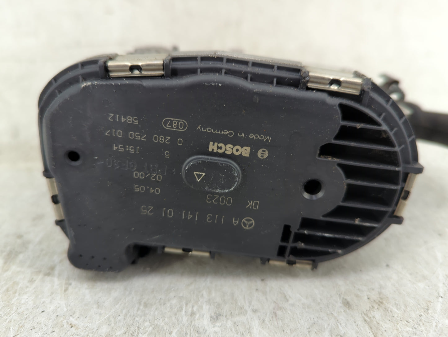 2006-2009 Mercedes-Benz Clk350 Throttle Body P/N:0 280 750 017 A 113 141 10 25 Fits OEM Used Auto Parts - Oemusedautoparts1.