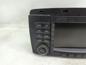 2006-2007 Mercedes-Benz R350 Radio AM FM Cd Player Receiver Replacement P/N:A2518201779 BB0640 Fits Fits 2006 2007 OEM Used Auto Parts