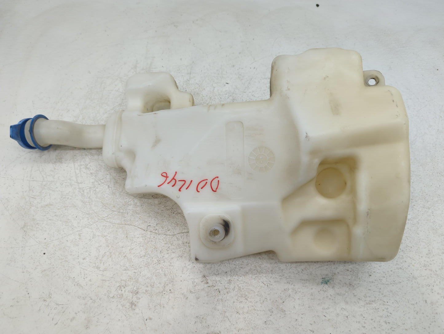 2006 Mercedes-benz R350 Windshield Washer Fluid Reservoir Bottle Oem - Oemusedautoparts1.com
