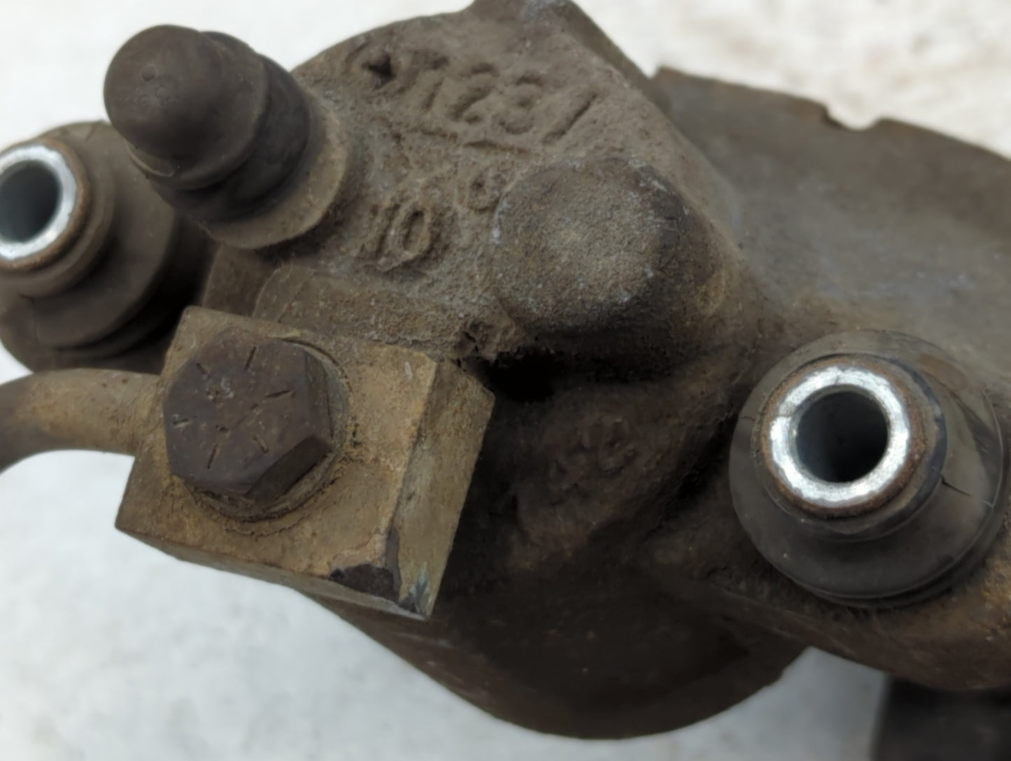 2006-2011 Mercury Grand Marquis Rear Driver Left Brake Caliper - Oemusedautoparts1.com