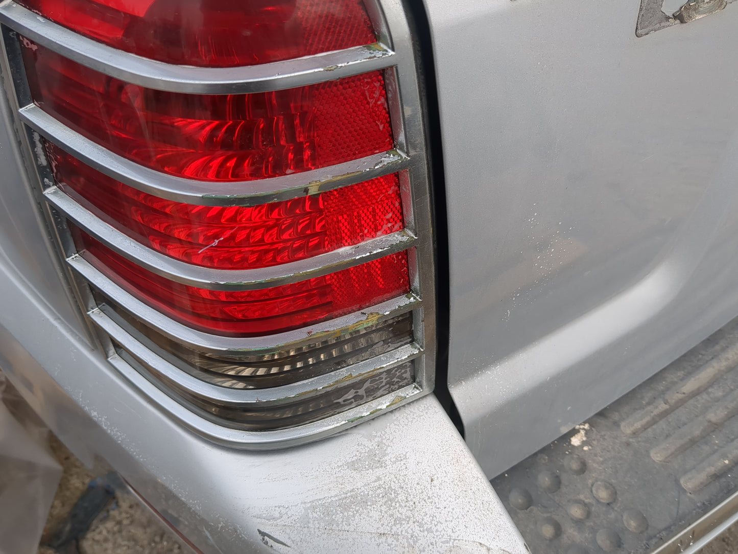 2005-2007 Mercury Mariner Tail Light Assembly Driver Left OEM Fits Fits 2005 2006 2007 OEM Used Auto Parts - Oemusedautopart