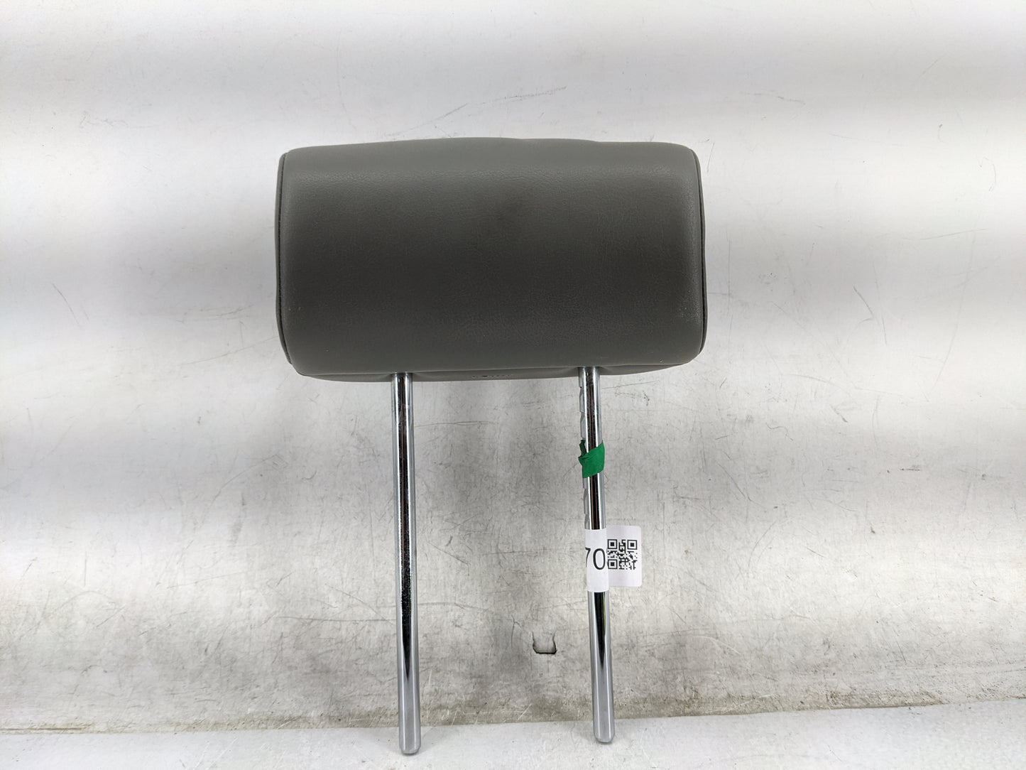 2005-2007 Nissan Armada Headrest Head Rest Rear Center Seat Fits Fits 2005 2006 2007 OEM Used Auto Parts - Oemusedautoparts1