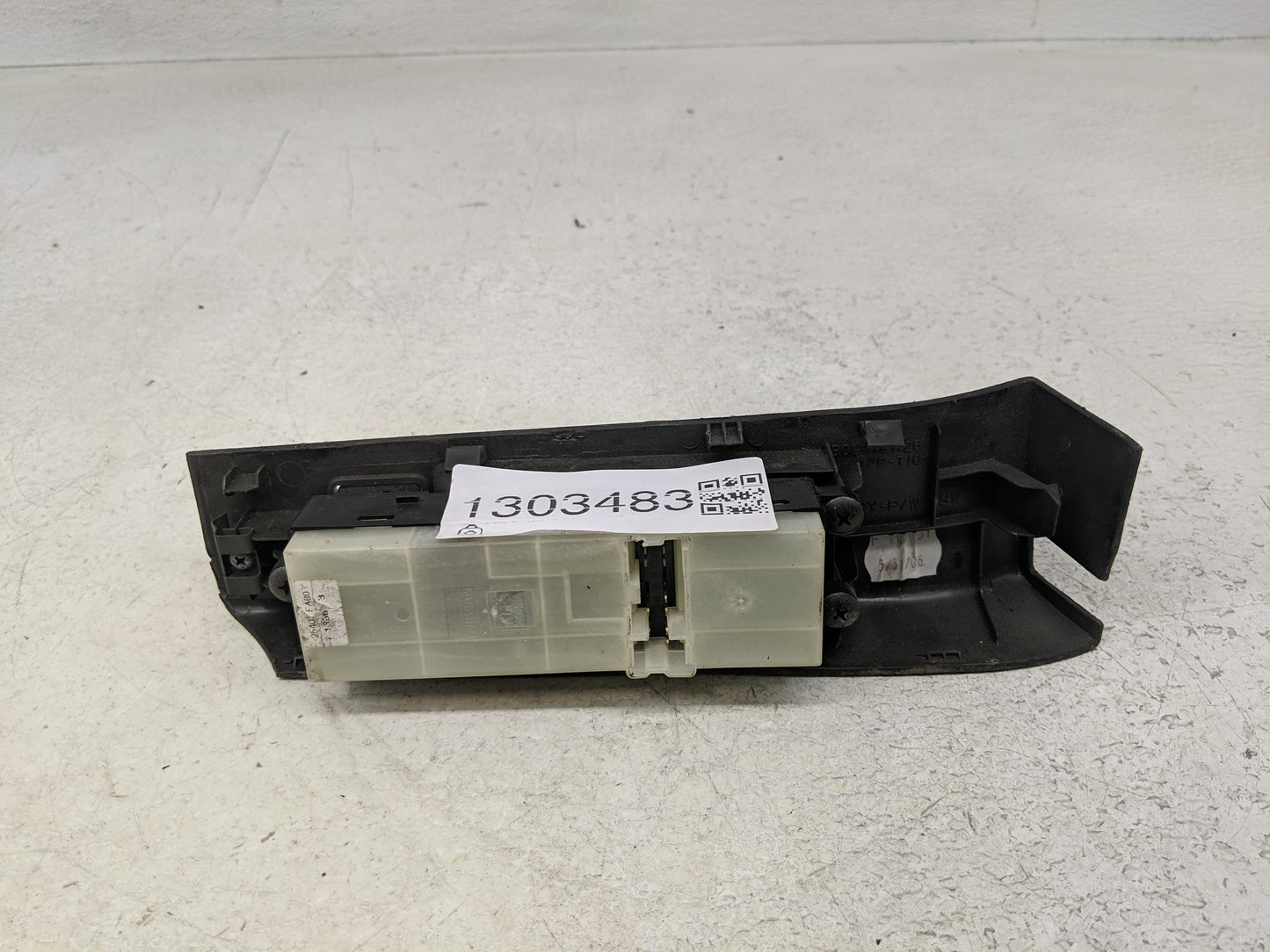 2005-2006 Nissan Xterra Master Power Window Switch Replacement Driver Side Left P/N:80961EA264 Fits Fits 2005 2006 OEM Used