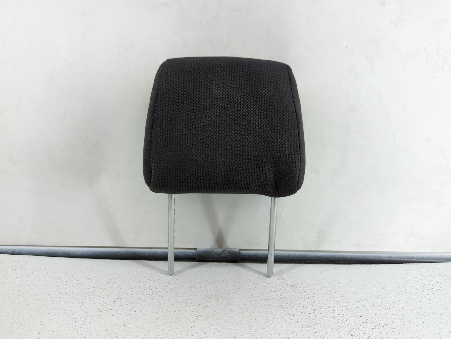 2005-2008 Nissan Xterra Headrest Head Rest Front Driver Passenger Seat Fits Fits 2005 2006 2007 2008 OEM Used Auto Parts - O