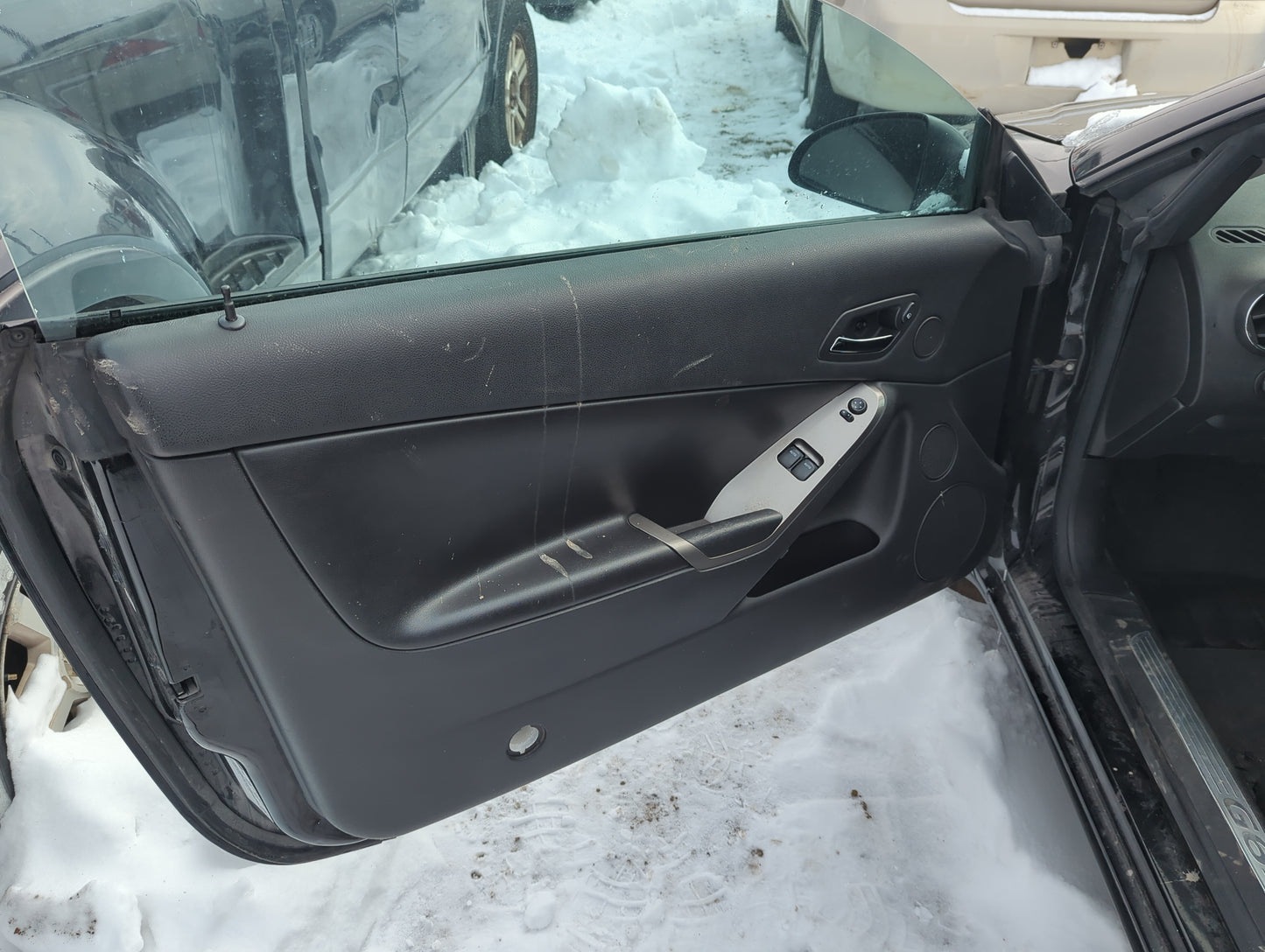 2006 Pontiac G6 Front Left Driver Interior Door Panel Trim 1355083 - Oemusedautoparts1.com