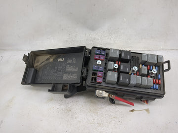 2006-2008 Pontiac Grand Prix Fusebox Fuse Box Panel Relay Module P/N:13598674-01 15328864, 15328865 Fits Fits 2006 2007 2008 OEM Used Auto Parts