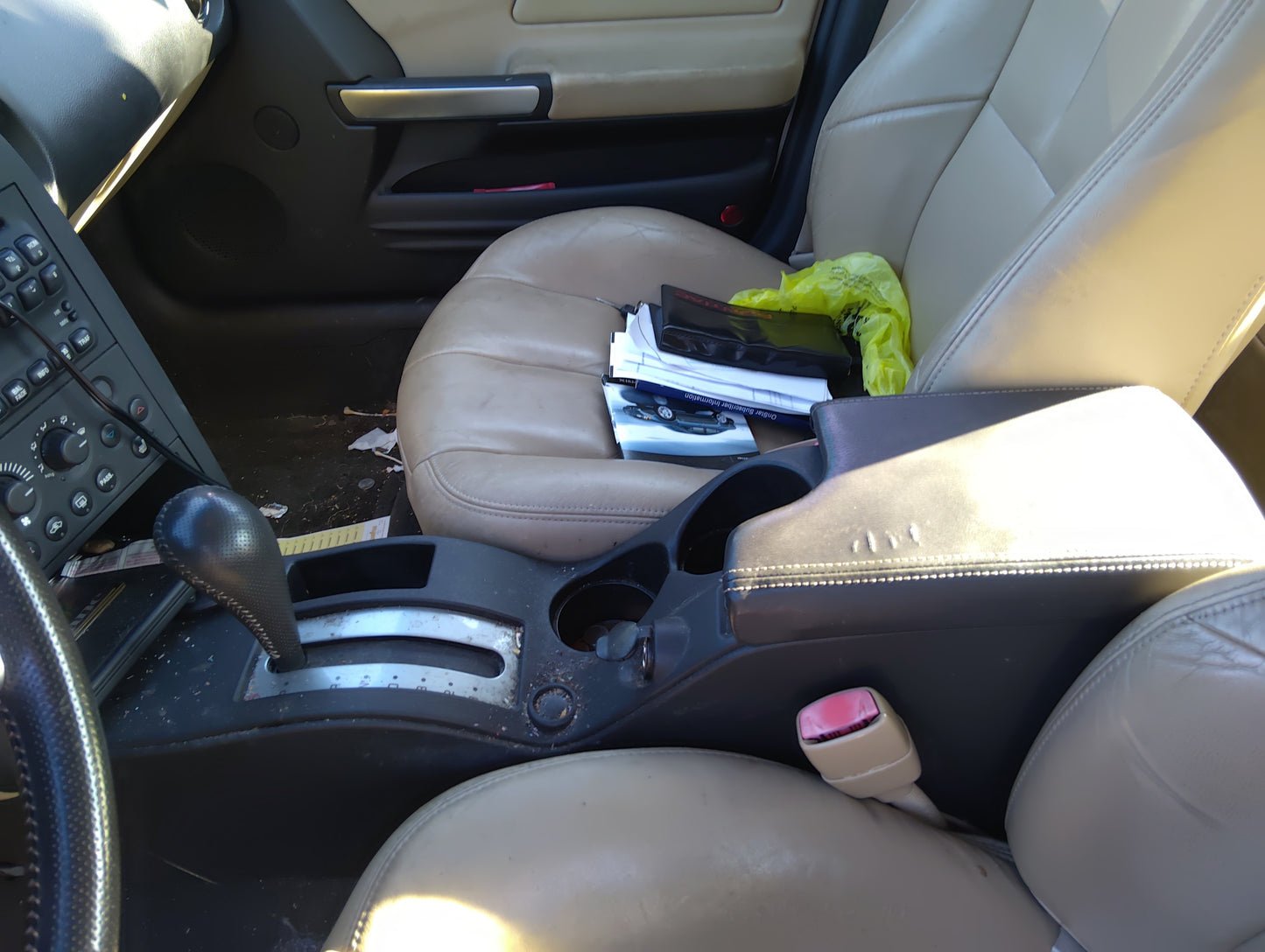 2006-2008 Pontiac Grand Prix Center Floor Console Fits Fits 2006 2007 2008 OEM Used Auto Parts - Oemusedautoparts1.com
