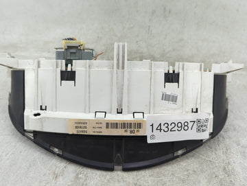 2006 Pontiac Torrent Instrument Cluster Speedometer Gauges P/N:15778108 Fits OEM Used Auto Parts