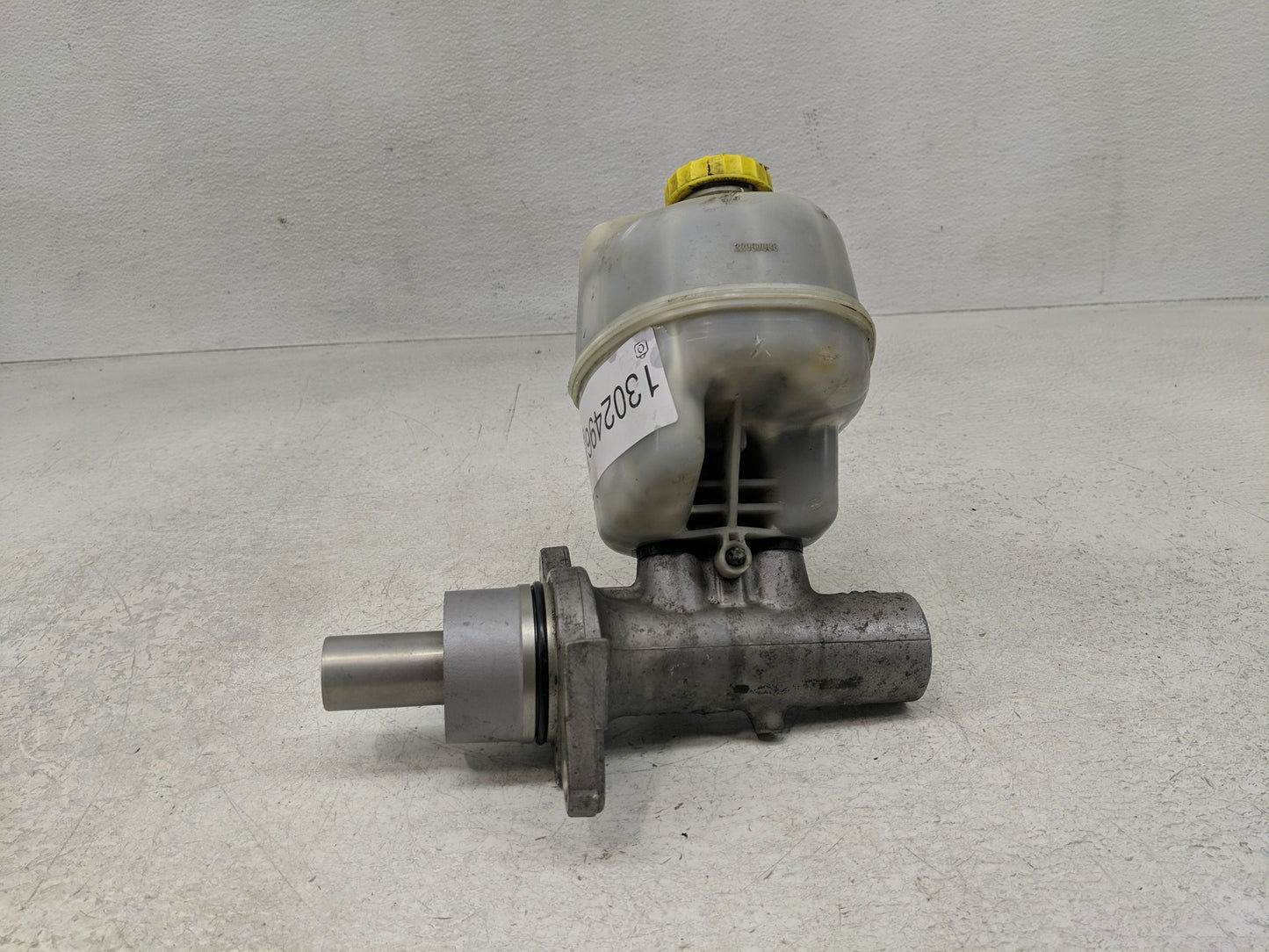 Ram 1500 Brake Master Cylinder 1302496 - Oemusedautoparts1.com