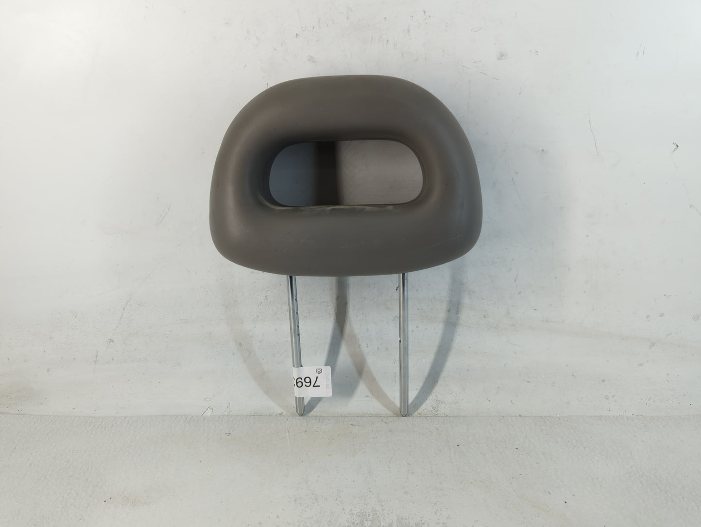 2004-2007 Saturn Ion Headrest Head Rest Rear Seat Fits Fits 2004 2005 2006 2007 OEM Used Auto Parts - Oemusedautoparts1.com
