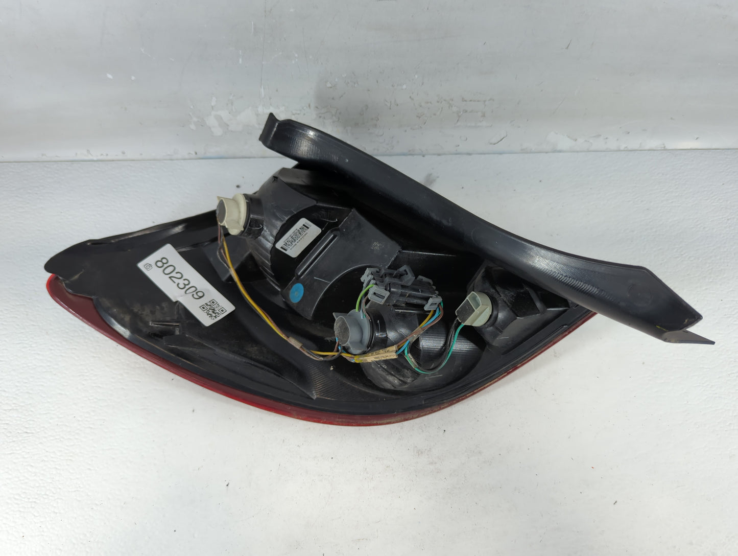 2003-2007 Saturn Ion Tail Light Assembly Passenger Right OEM P/N:22723023 Fits Fits 2003 2004 2005 2006 2007 OEM Used Auto P