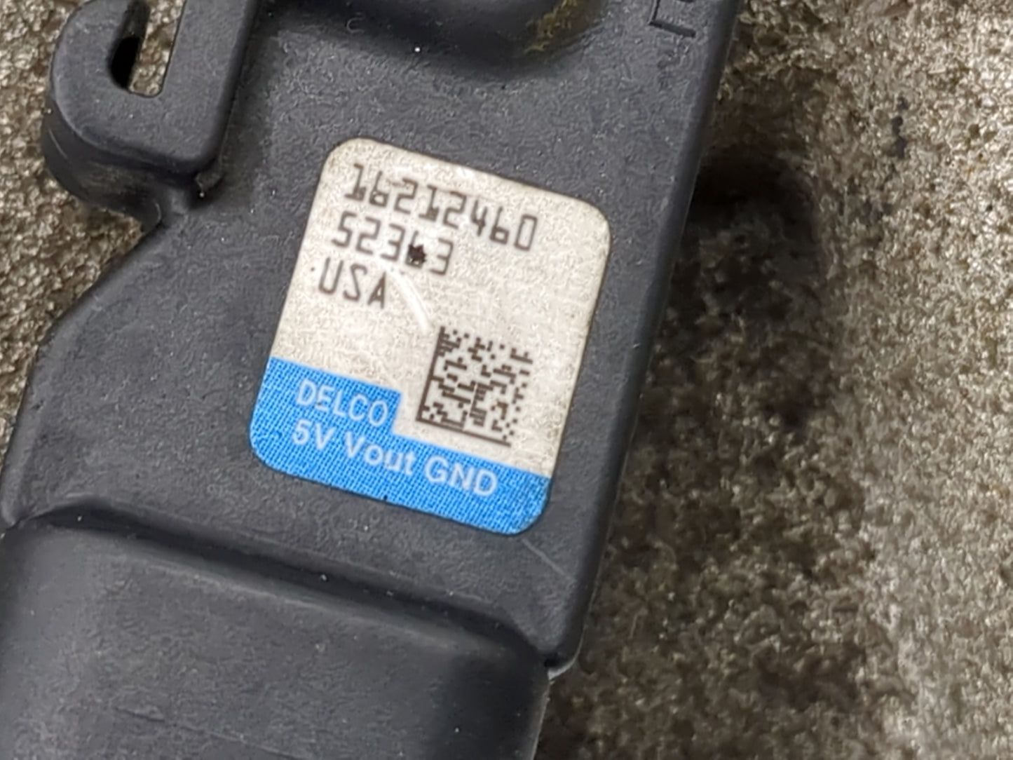 2006-2007 Saturn Relay Air Intake Manifold P/N:16212460 Fits Fits 2006 2007 OEM Used Auto Parts - Oemusedautoparts1.com