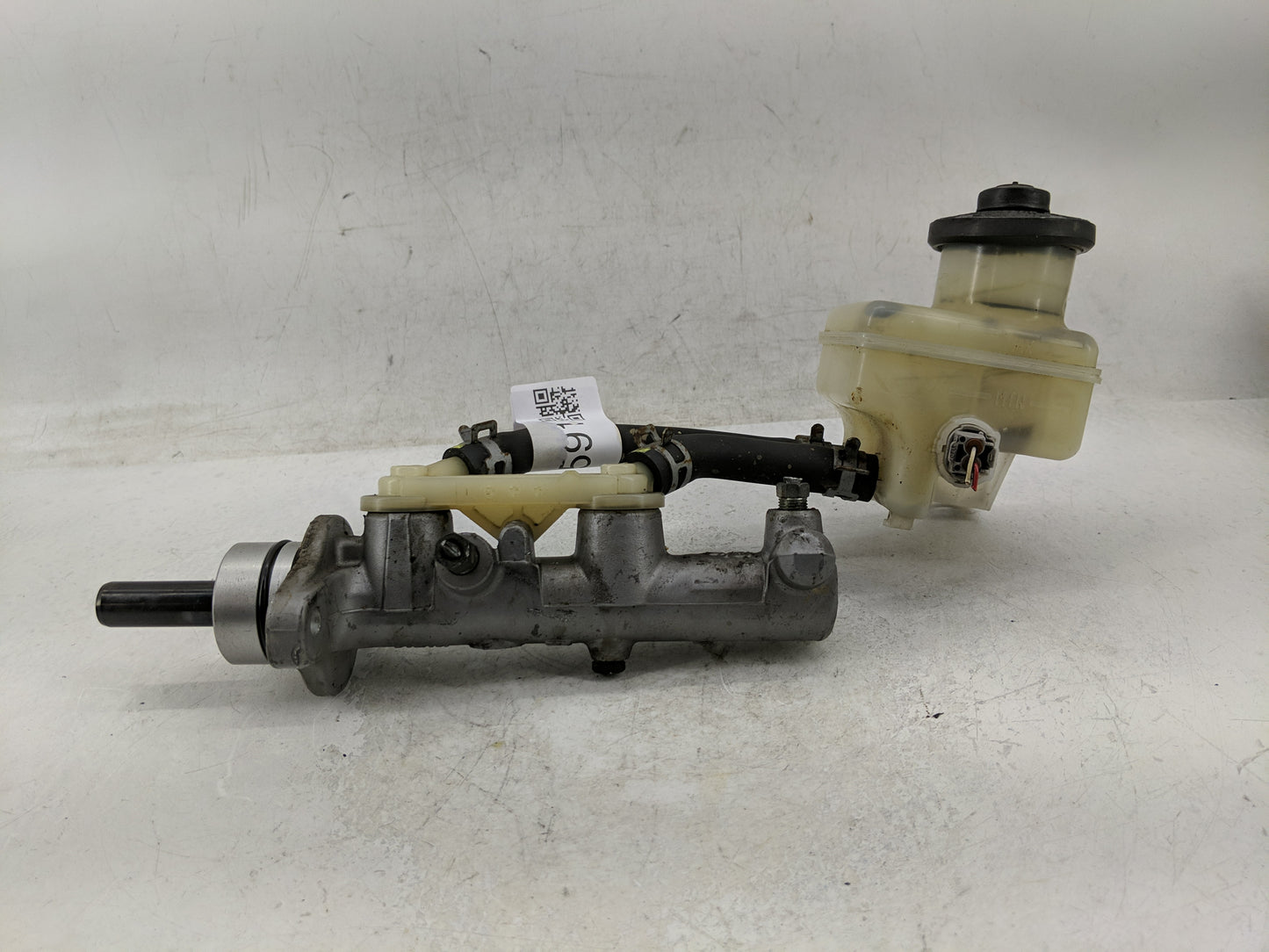 2005-2010 Scion Tc Brake Master Cylinder 1312591 - Oemusedautoparts1.com