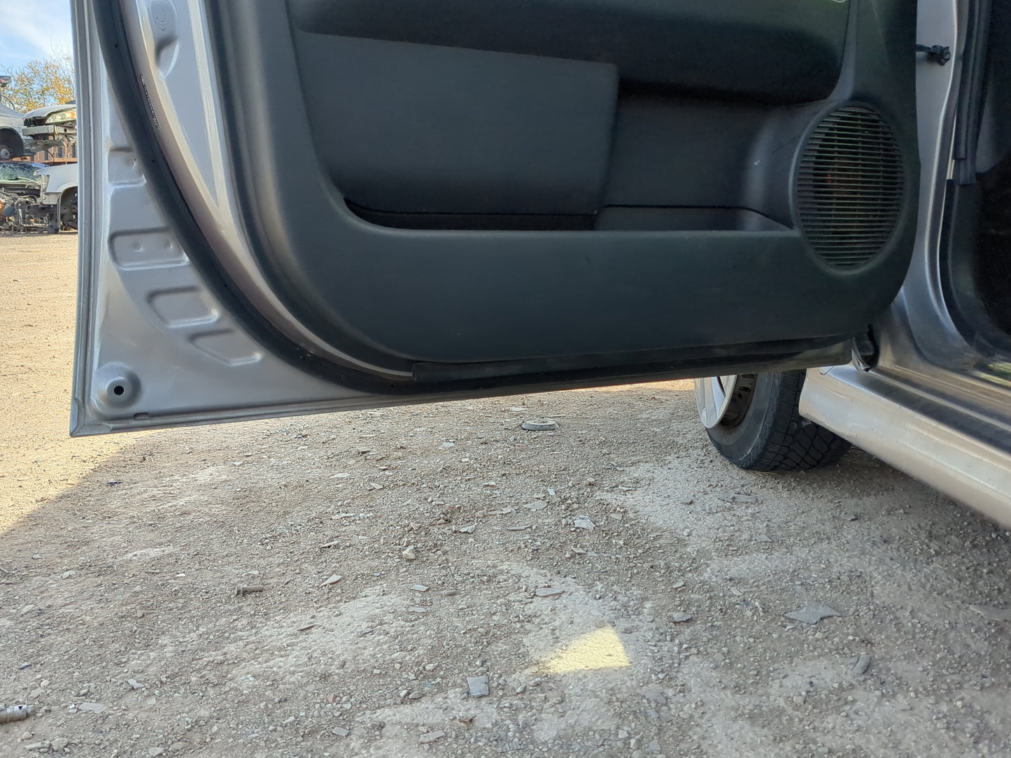 2004-2006 Scion Xb Driver Front Door Oem 1219740 - Oemusedautoparts1.com