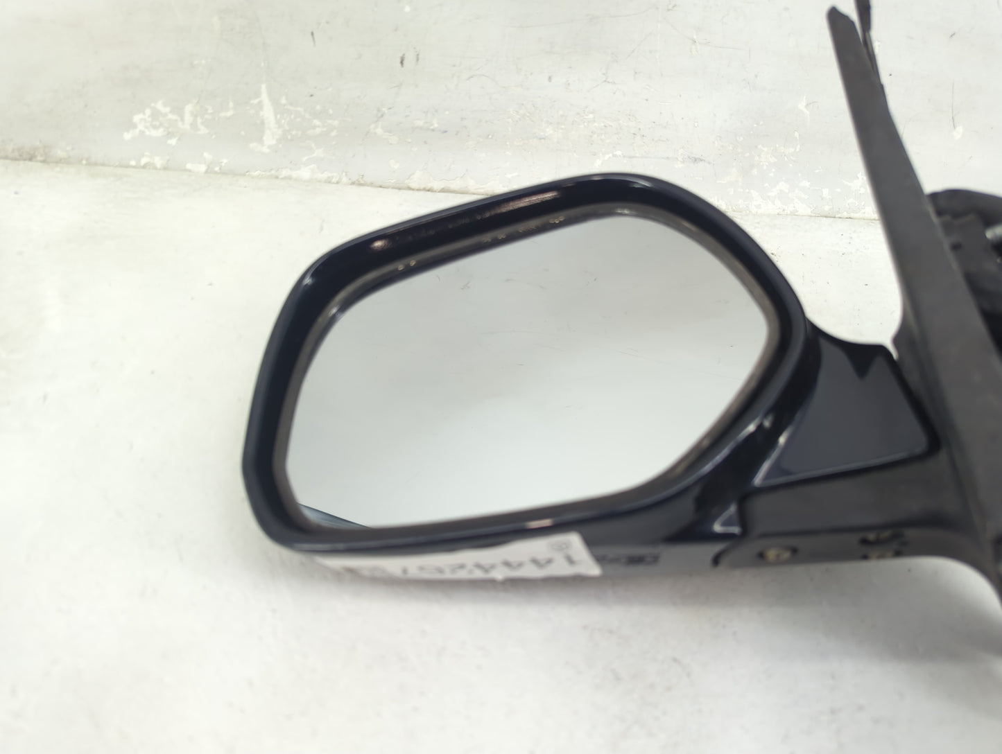 2004-2006 Scion Xb Driver Side View Mirror - Left Door Mirror OEM Used - Oemusedautoparts1.com