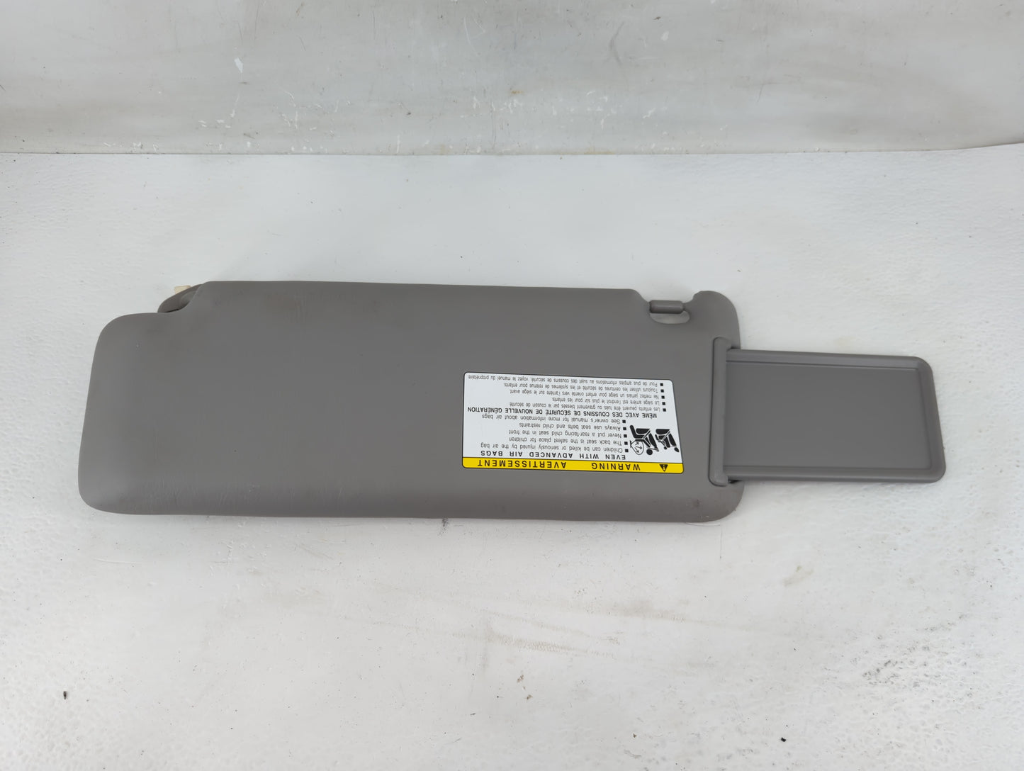 2004-2007 Toyota Highlander Sun Visor Shade Replacement Passenger Right Mirror Fits Fits 2004 2005 2006 2007 OEM Used Auto P
