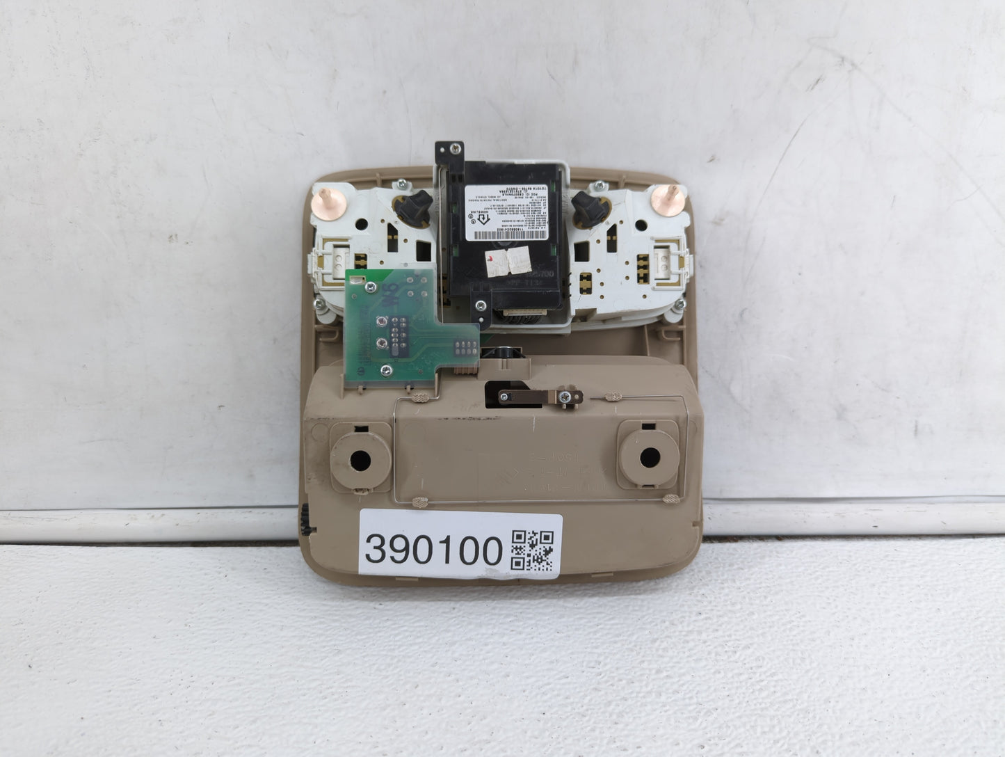 2004-2007 Toyota Highlander Overhead Roof Console Interior Dome Light - Oemusedautoparts1.com