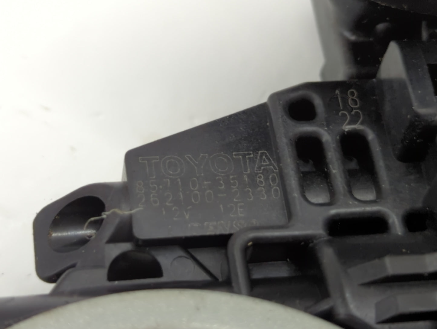2004-2015 Toyota Prius Used Window Regulator Passenger Front 1037370 - Oemusedautoparts1.com
