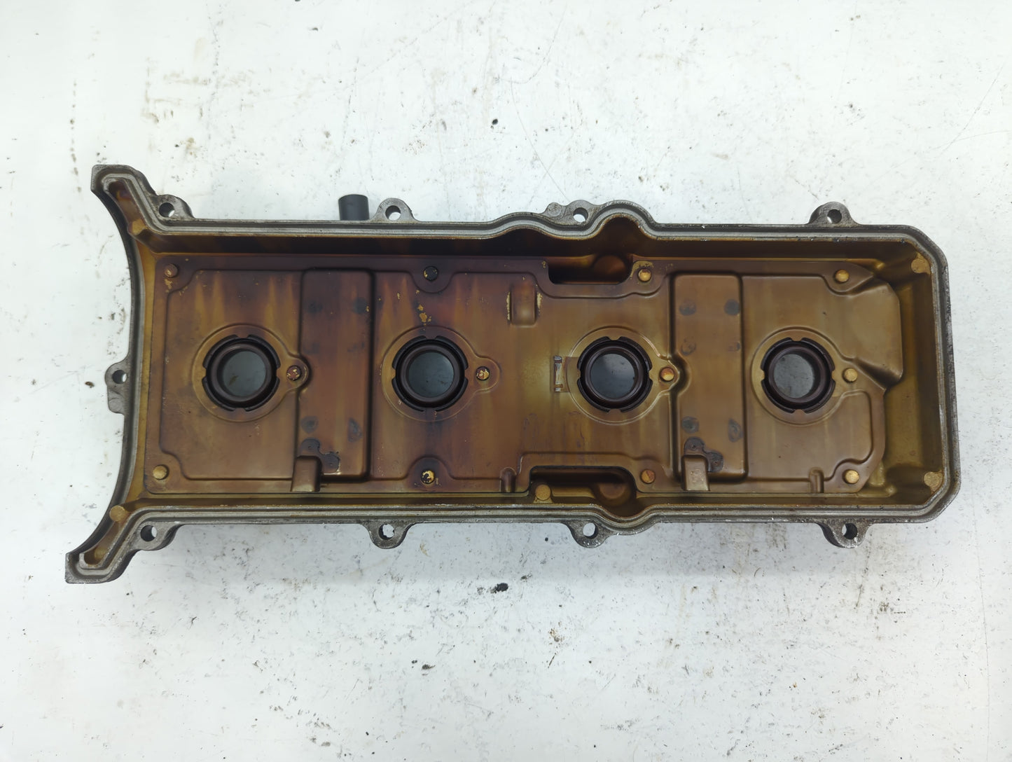 2006 Toyota Sequoia Valve Cover - Oemusedautoparts1.com
