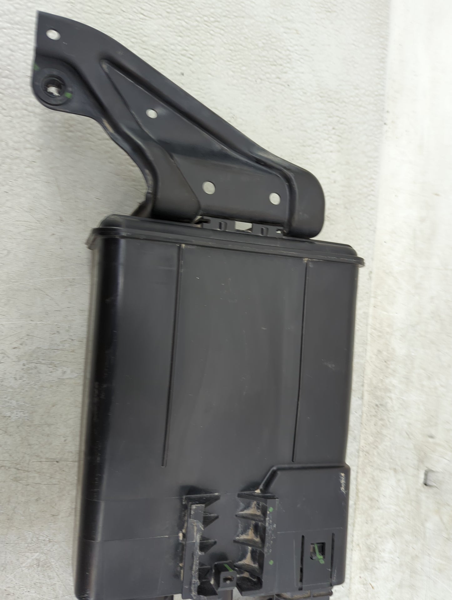 2006 Toyota Sienna Fuel Vapor Charcoal Canister - Oemusedautoparts1.com