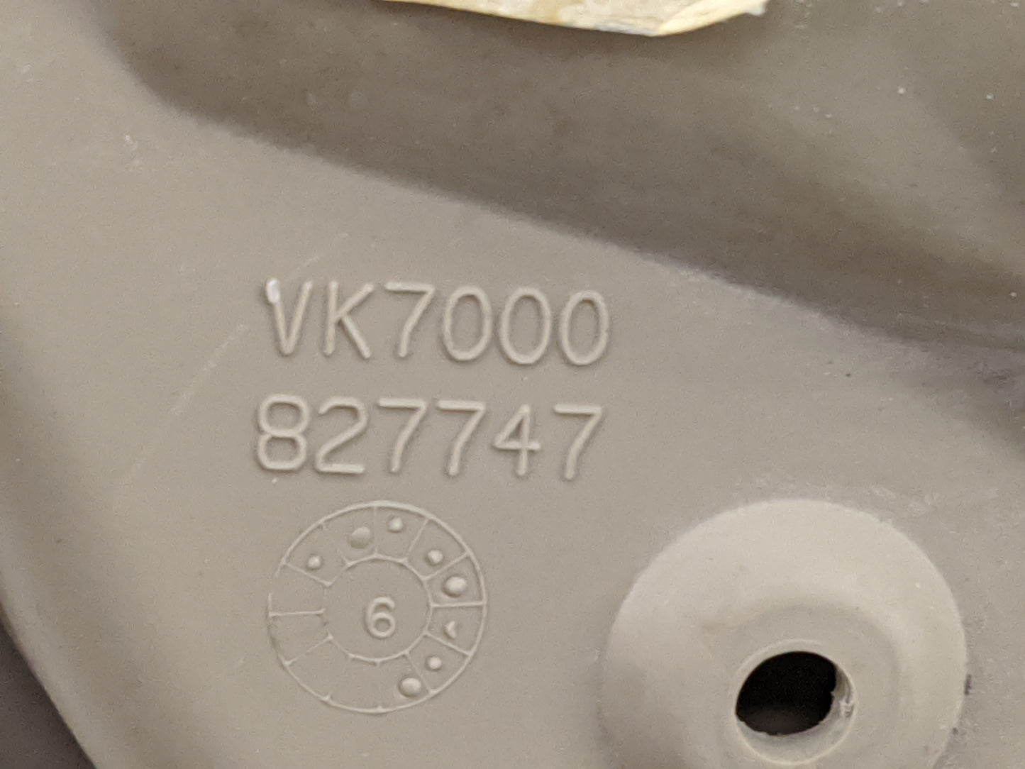 2006 Toyota Sienna Overhead Roof Console Tan - Oemusedautoparts1.com