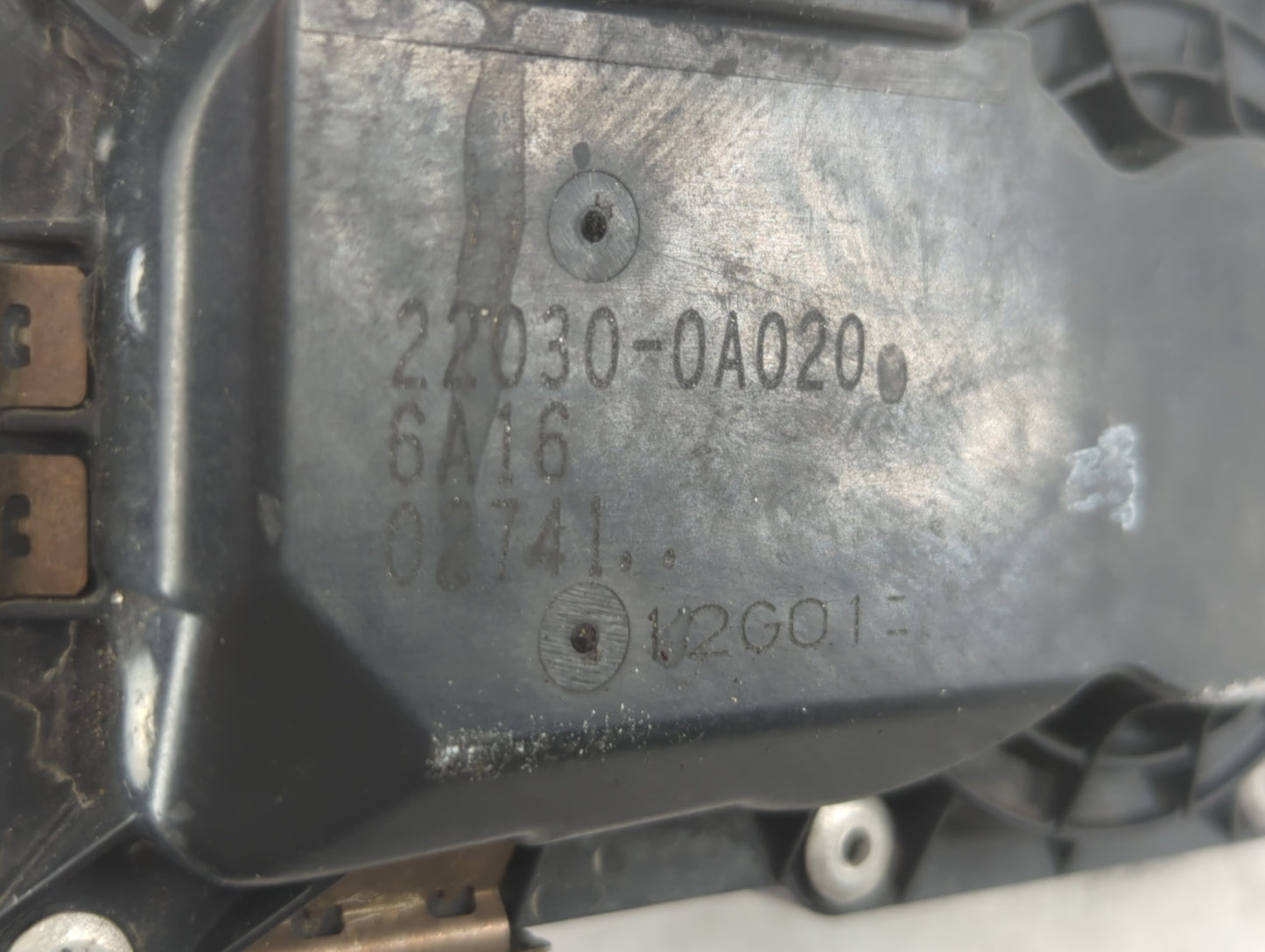 2004-2006 Toyota Sienna Throttle Body P/N:08741 6A16, 22030-04020 Fits Fits 2003 2004 2005 2006 2007 2008 2009 2010 OEM Used