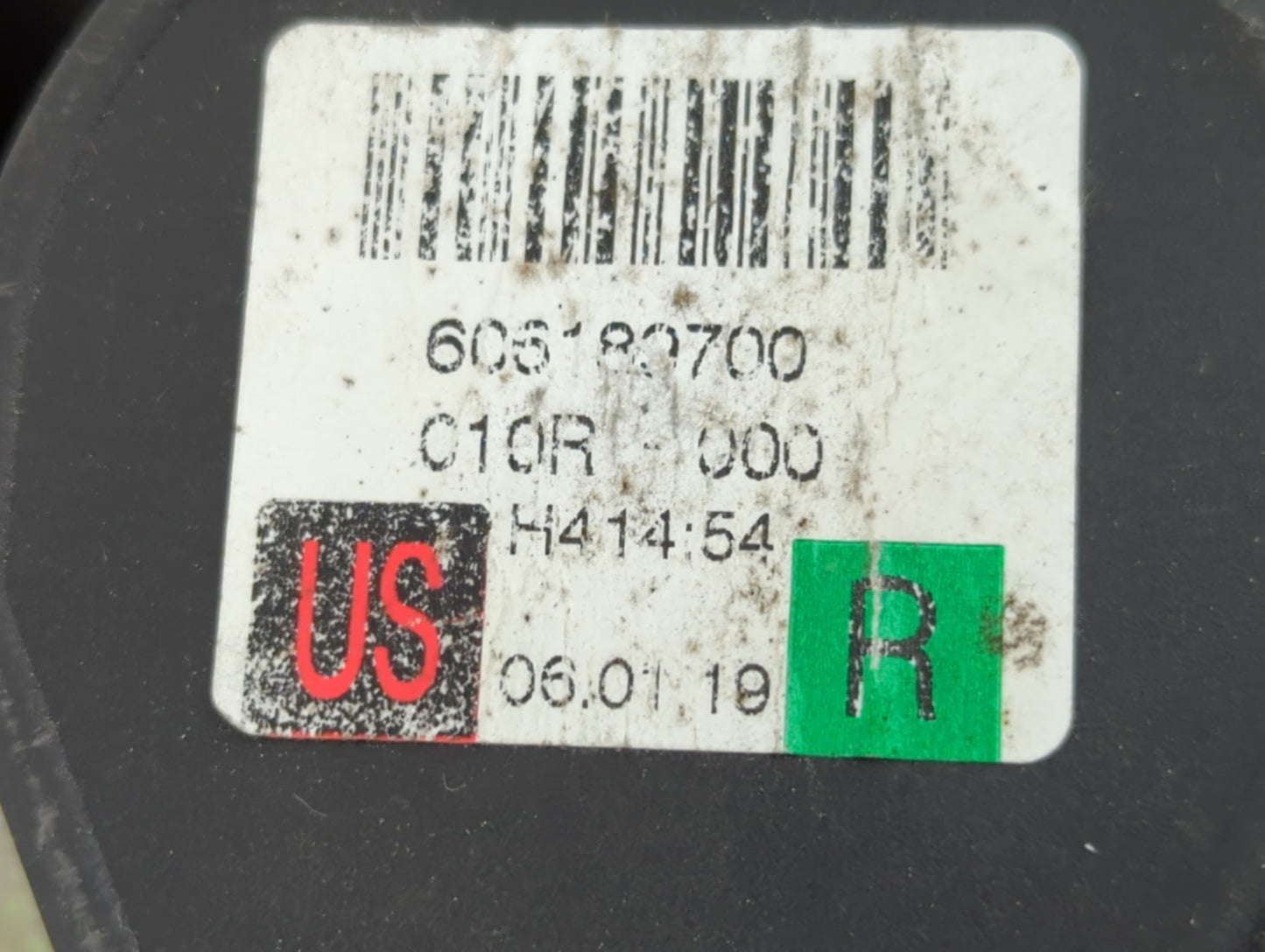 2006-2010 Volkswagen Passat Passenger Front Seatbelt Retractor - Oemusedautoparts1.com