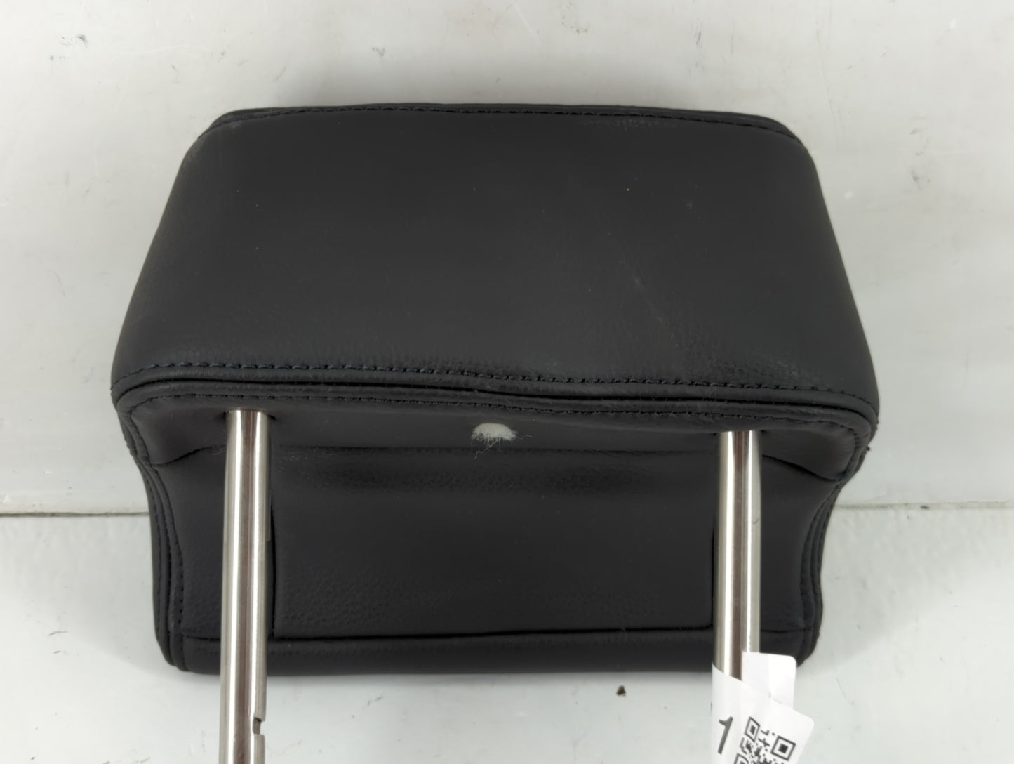 2006-2007 Volkswagen Passat Headrest Head Rest Rear Seat Fits Fits 2006 2007 OEM Used Auto Parts - Oemusedautoparts1.com