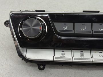 2006-2007 Volkswagen Passat Climate Control Module Temperature AC/Heater Replacement P/N:97250-C2AA0ZL5 Fits Fits 2006 2007 OEM Used Auto Parts