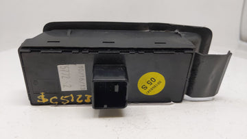 2006 Volkswagen Rabbit Master Power Window Switch Replacement Driver Side Left Fits OEM Used Auto Parts
