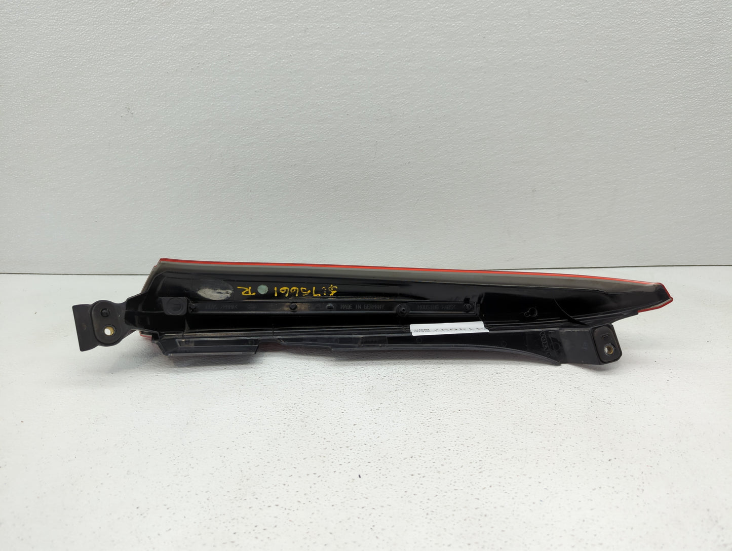 2003-2006 Volvo Xc90 Tail Light Assembly Passenger Right OEM P/N:9483772 30678221 Fits Fits 2003 2004 2005 2006 OEM Used Aut