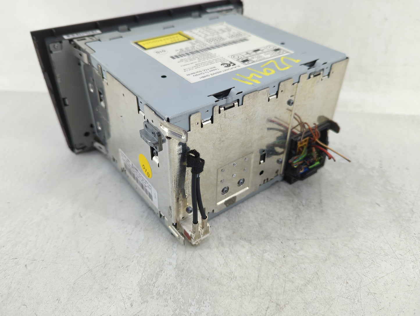 2007 Audi A4 Radio AM FM Cd Player Receiver Replacement P/N:8E0 035 195 AC 7 646 019 380 Fits OEM Used Auto Parts - Oemuseda