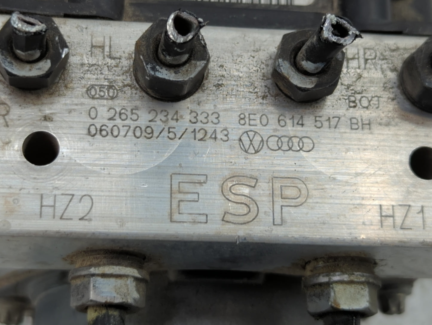 2007-2009 Audi A4 ABS Pump Control Module Replacement P/N:8R0 614 517D 8E0 614 517BF, 8E0 910 517 H Fits Fits 2007 2008 2009