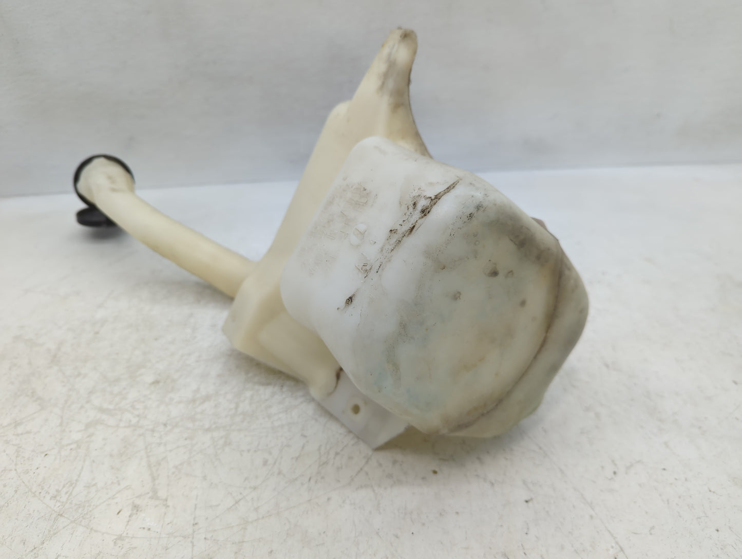 2006-2011 Buick Lucerne Windshield Washer Fluid Reservoir Bottle Oem - Oemusedautoparts1.com