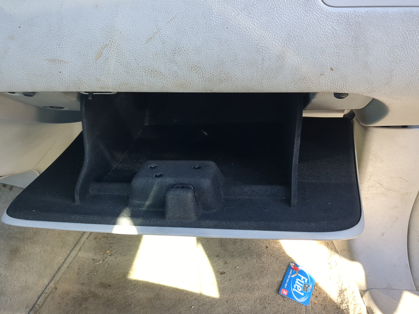 2007 Buick Lucerne Passenger Glove Box Door Storage Compartment - Oemusedautoparts1.com